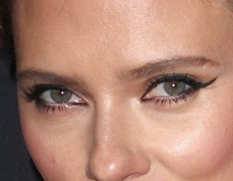 Scarlett Johansson eye color