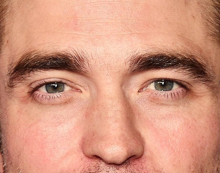 Robert Pattinson eye color