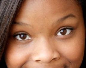 Ajiona Alexus eye color