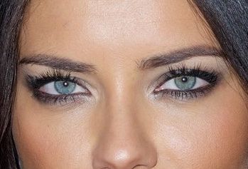 Adriana Lima eye color