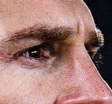 Messi eye color