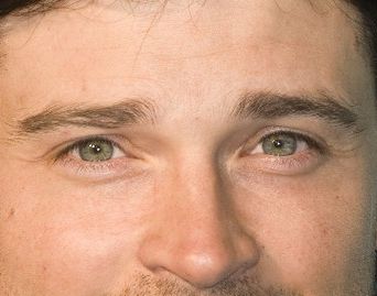 Tom Welling eye color