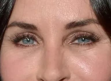 Courteney Cox eye color